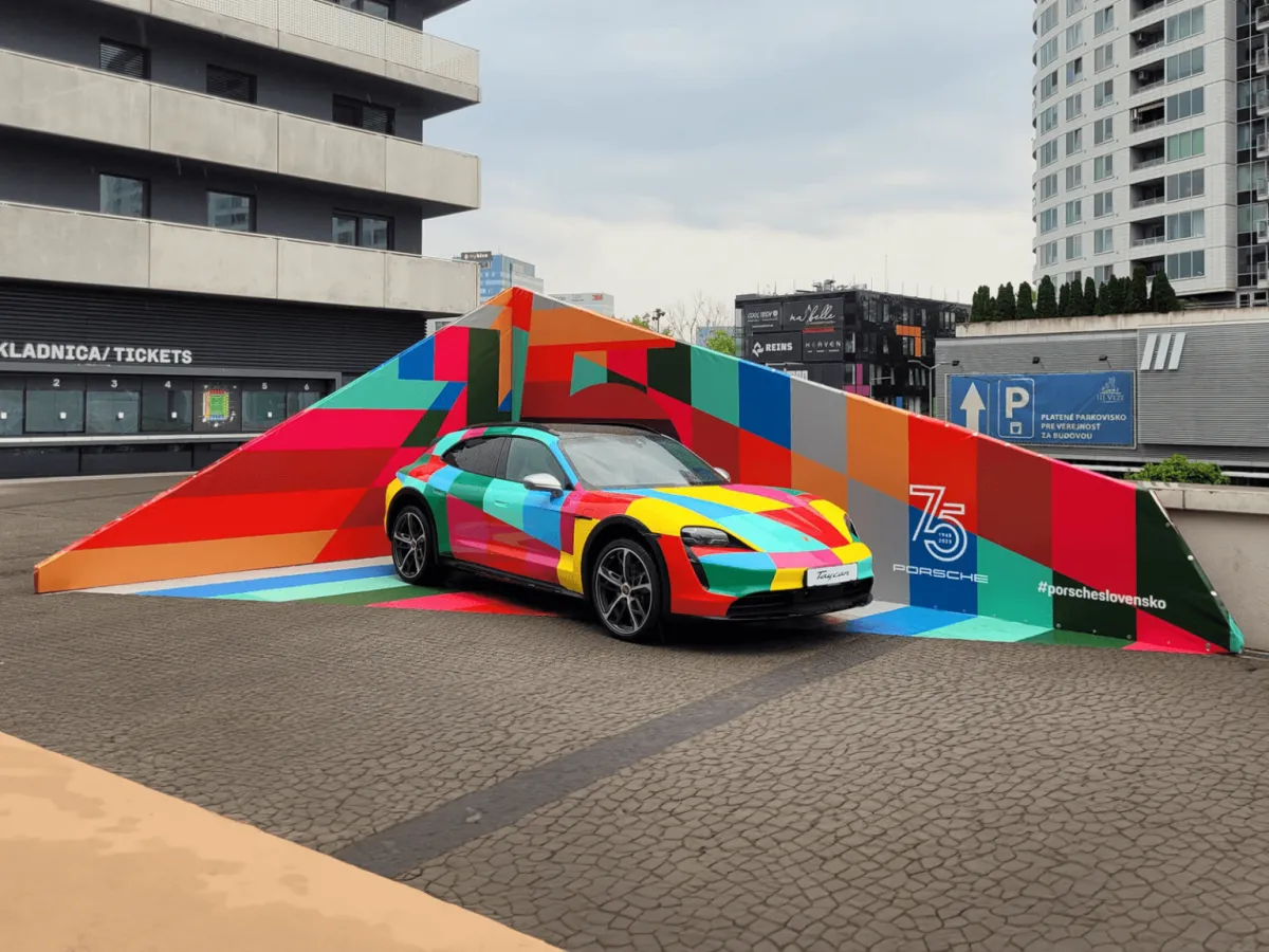 Art Car — Porsche 75. výročie