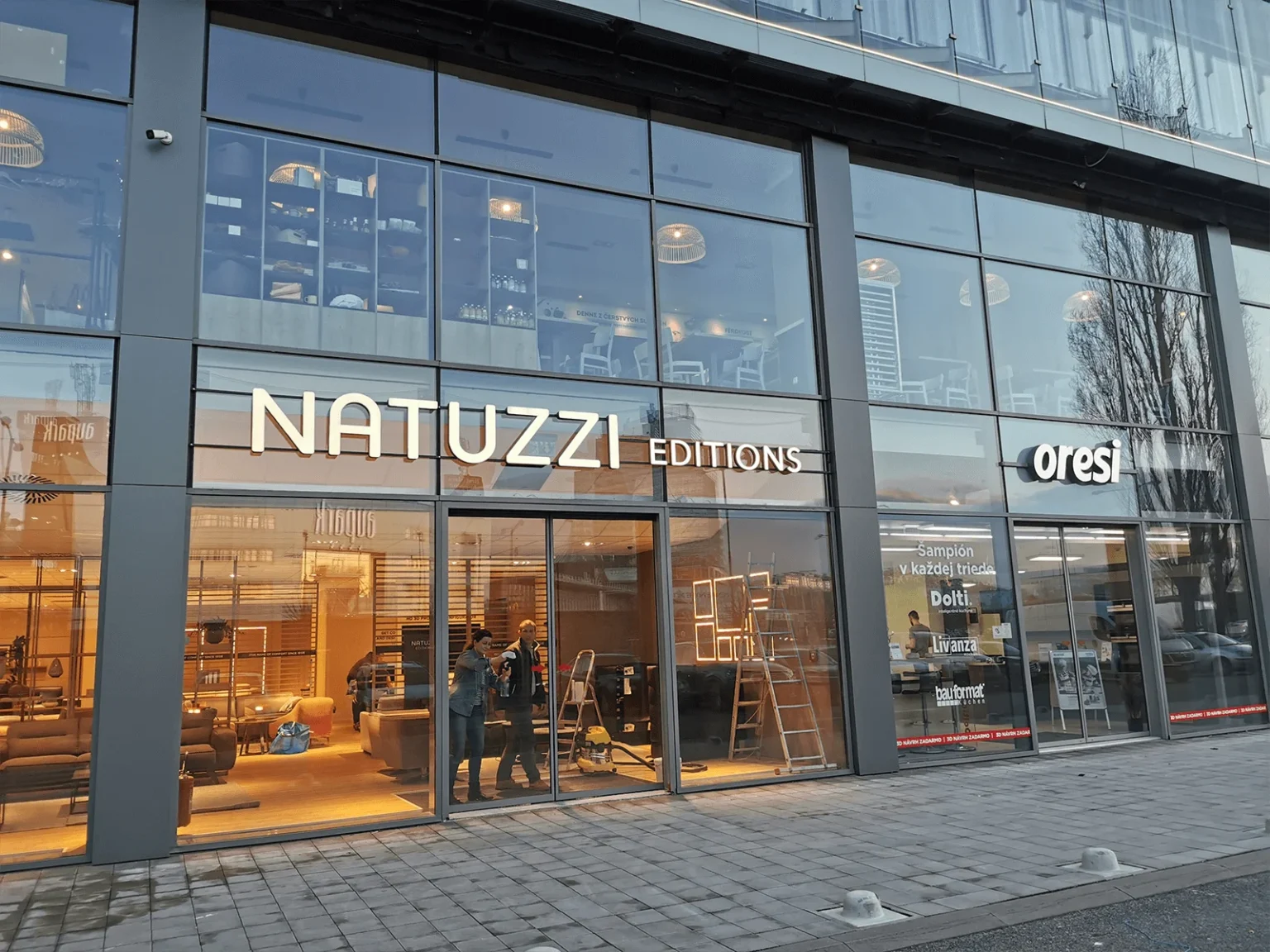 Svetelné logo — JYSK - galéria